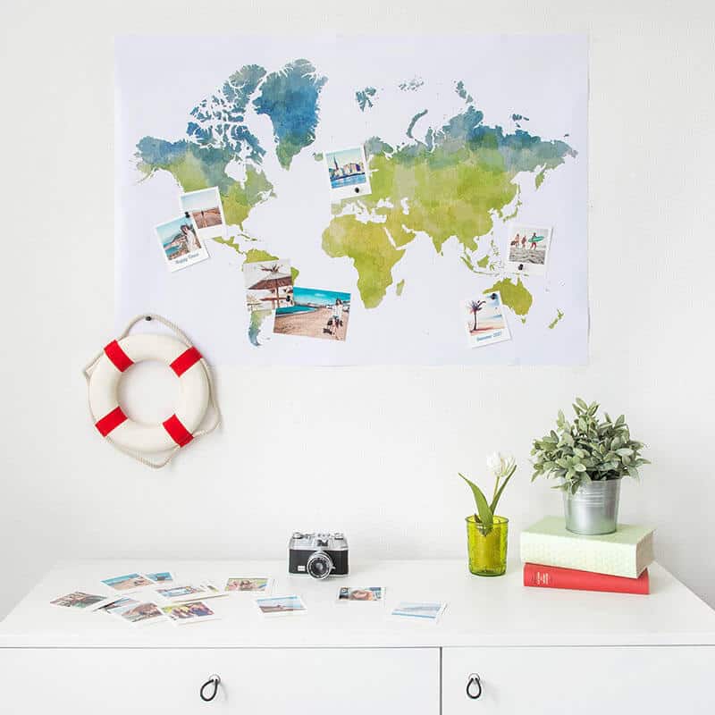 Reiselustige können Ihre Retrobilder mit einer Weltkarte als Poster geschickt in Szene setzen. 