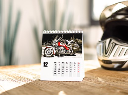 Kalender selbst gestalten für das neue Jahr - Tipps & Ideen von fotokasten