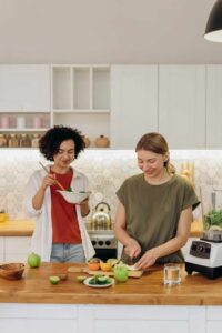 Motivationstipp: Kochen mit Freunden
