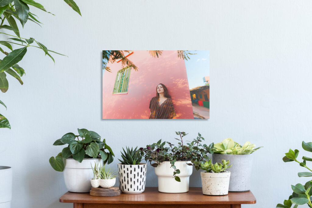 Bilderwand gestalten: einzelne Bilder aufhängen
