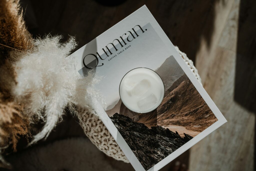 Coffee Table Book: liegt auf dem Tisch